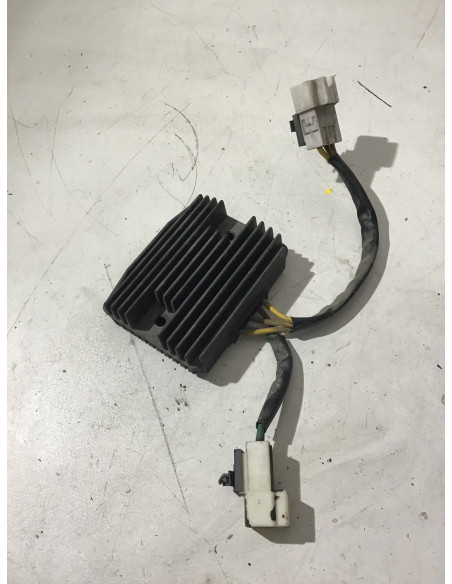 Régulateur VESPA GTS 300 - 2005/2018 - SH689JC Occasion