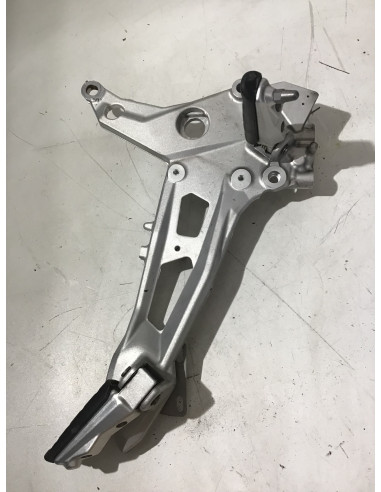 Platine repose-pied droit BMW F900R 900 F900XR - 2020/2024 -