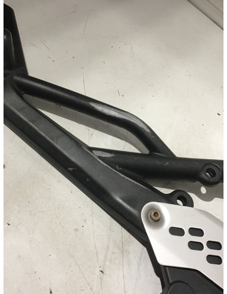 Platine repose-pied droit KAWASAKI ER6 650 - 2009/2011 -