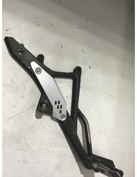 Platine repose-pied gauche KAWASAKI ER6 650 - 2009/2011 - Occasion