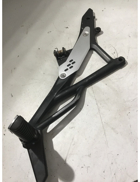 Platine repose-pied gauche KAWASAKI ER6 650 - 2009/2011 -