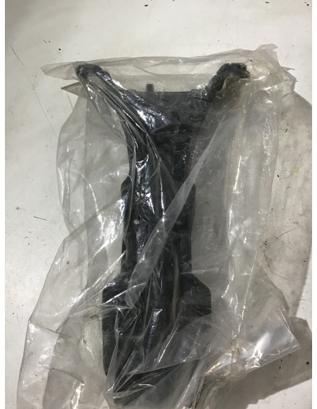 Support garde boue arrière SUZUKI GSXR 1000 - 2017/2021 - 63116-17K00