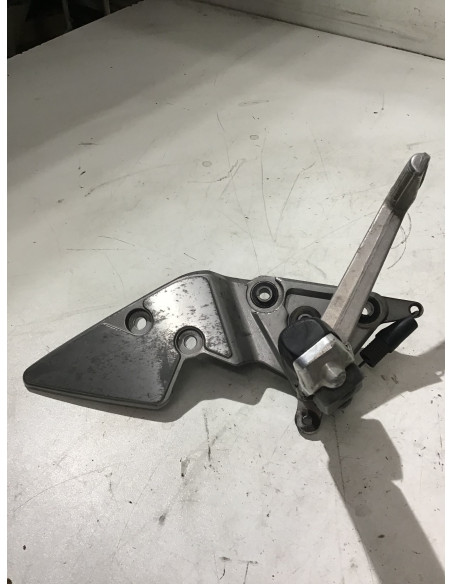 Platine repose-pied droit SUZUKI BANDIT 1200 - 1996/1999 - Occasion