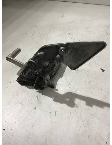 Platine repose-pied droit SUZUKI BANDIT 1200 - 1996/1999 - Occasion