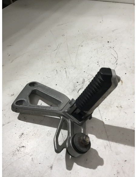 Platine repose-pied arrière droit SUZUKI BANDIT 1200 - 1996/1999 - Occasion