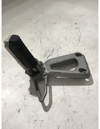 Platine repose-pied arrière gauche SUZUKI BANDIT 1200 - 1996/1999 - Occasion