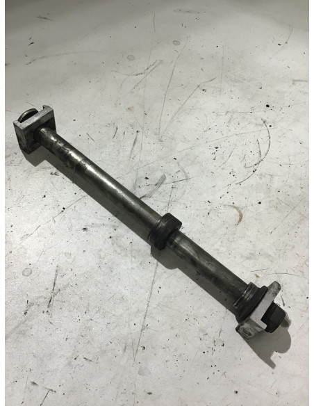 Axe de roue arrière SUZUKI BANDIT 1200 - 1996/1999 - Occasion