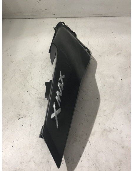 Flanc de selle droit YAMAHA X-MAX 300 - 2023 - BMK-F1741-00 Occasion