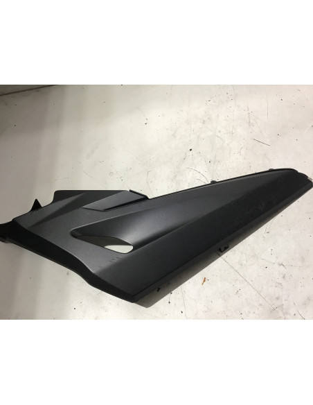 Bas de caisse droit HONDA FORZA 125 - 2014/2017 - 64433-K40-F000 Occasion