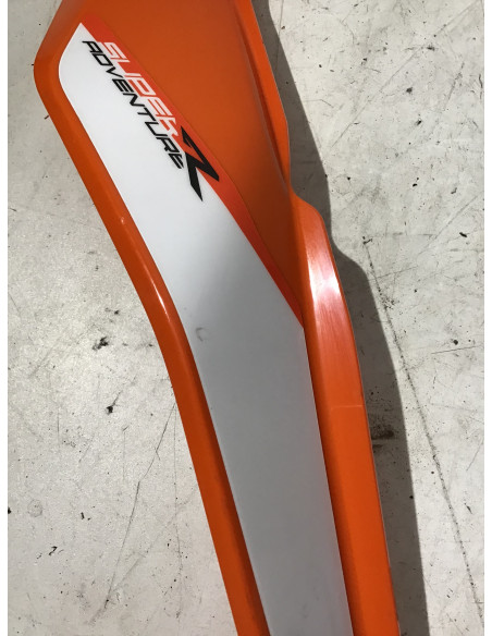 Flanc de selle gauche KTM SUPER ADVENTURE 1290 - 2020 - 603.08.041.000