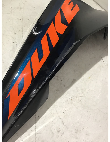 Flanc de carénage gauche KTM DUKE 125 - 2024/2025 - JP181751