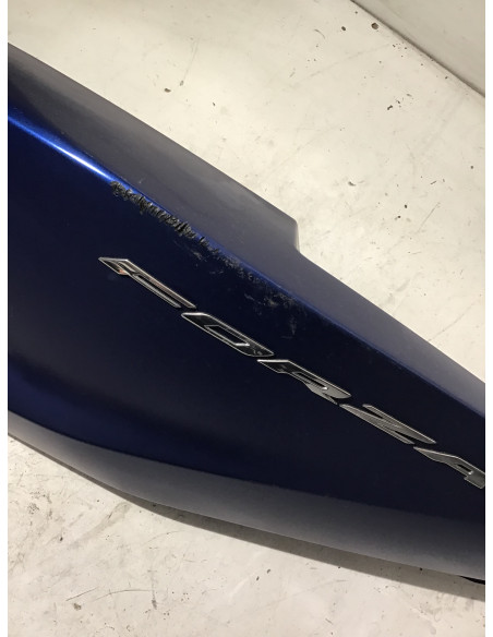 Flanc de selle gauche HONDA FORZA 350 - 2021 - 83600-K1B-T000