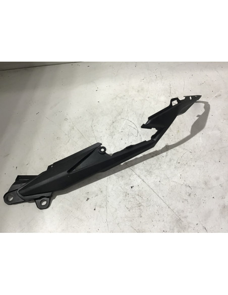 Cache latéral arrière gauche HONDA HORNET 750 - 2024 - 77281-MLB-D00 Occasion