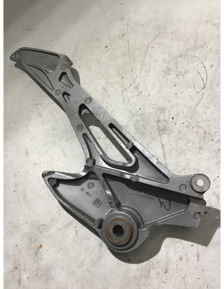 Platine repose-pied droit HONDA VARADERO 125 - 2007/2016 - Occasion