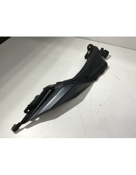 Flanc de selle droit SUZUKI GSXS 1000 - 2021/2024 - 47121-48KO