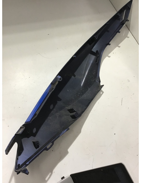 Flanc de selle gauche HONDA FORZA 350 - 2020/2021 - 83600-K1B-T000