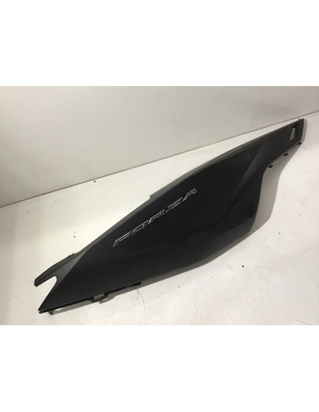 Flanc de selle droit HONDA FORZA 125 - 2021/2024 - 83500-K1B-T000 Occasion
