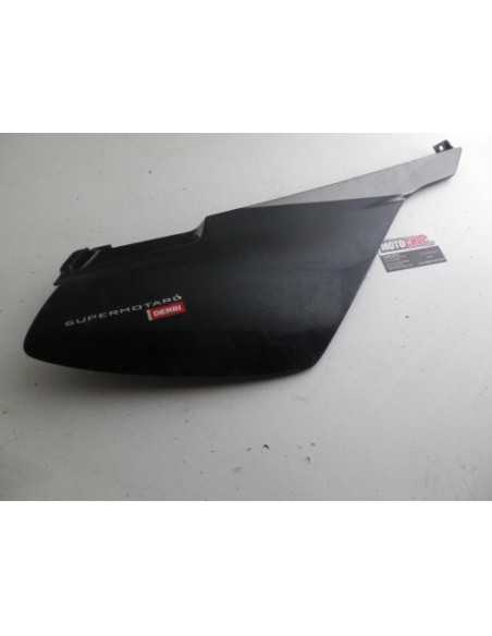 Flanc de selle gauche DERBI SENDA 50 - 2004