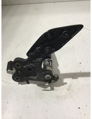 Platine repose-pied avant droit YAMAHA FZ8 800 - 2010/2016 - Occasion