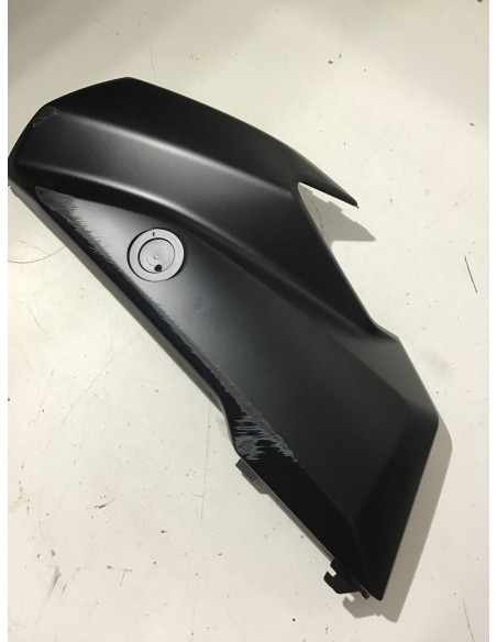 Cache latéral gauche YAMAHA N-MAX 125 - 2025 - BLS-F8377 Occasion