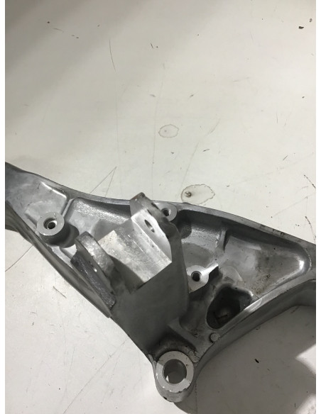 Platine repose-pied arrière gauche YAMAHA T-MAX 560 - 2020/2023 - Occasion