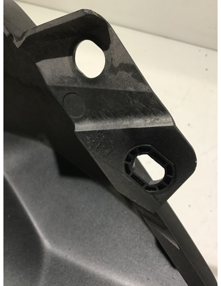 Flanc de selle droit YAMAHA X-MAX 125 - 2014/2017 - 1SD-F1741 Occasion