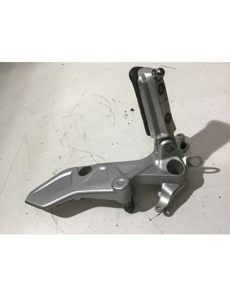 Platine repose-pied avant droit HONDA VFR 1200 - 2012 - Occasion