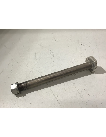 Axe de roue arrière KTM DUKE 690 - 2012/2015 - Occasion