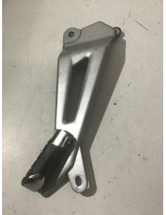 Platine repose-pied arrière droit YAMAHA YBR 125 - 2010 - Occasion