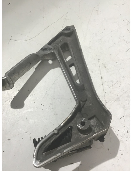 Platine repose-pied arrière gauche YAMAHA FAZER 1000 - 2001/2005 -