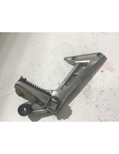 Platine repose-pied arrière droit YAMAHA FAZER 1000 - 2001/2005 - Occasion