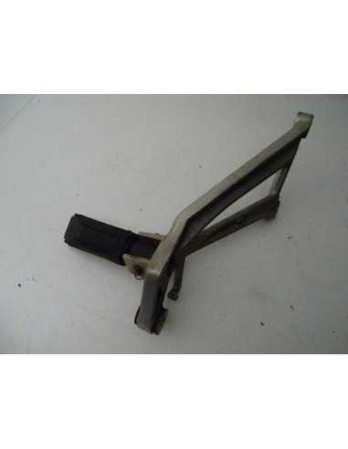 Platine repose-pied arrière droit HONDA CBR 125 JC39A - Occasion