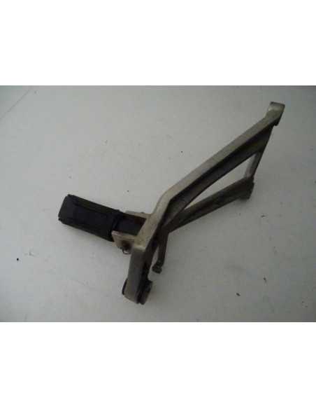 Platine repose-pied arrière droit HONDA CBR 125 JC39A - Occasion