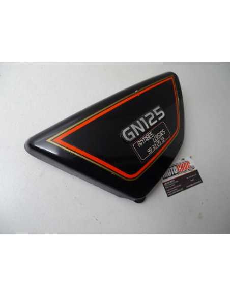Cache latéral gauche SUZUKI GN 125 - 47211-05300