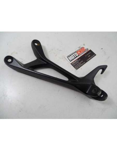 Platine repose-pied arrière gauche SUZUKI GSR 750 - 2011-2016 - AD06 08J-L