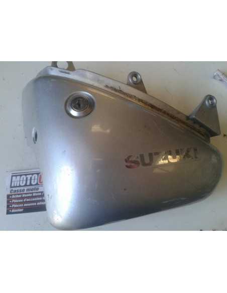 Flanc de selle gauche SUZUKI MARAUDER 125 VZ