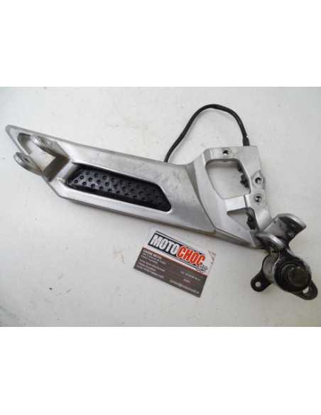 Platine repose-pied droit YAMAHA FJR 1300 RP139 - 2009 - 3P6