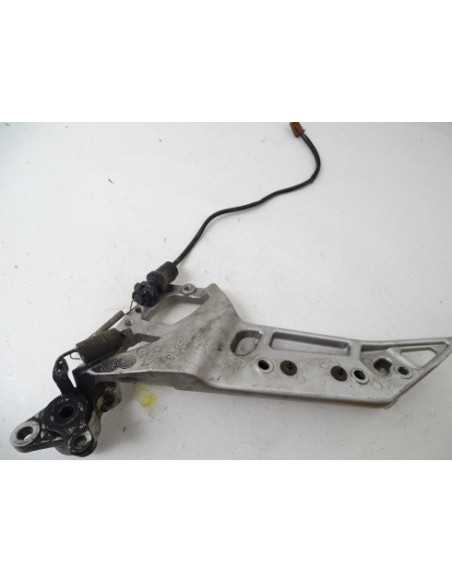 Platine repose-pied droit YAMAHA FJR 1300 RP139 - 2009 - 3P6 - Occasion