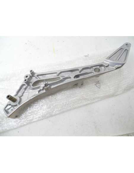 Platine repose-pied avant droit HONDA DEAUVILLE 650 - 1998-2001 - 50600-MBL-610 - État neuf