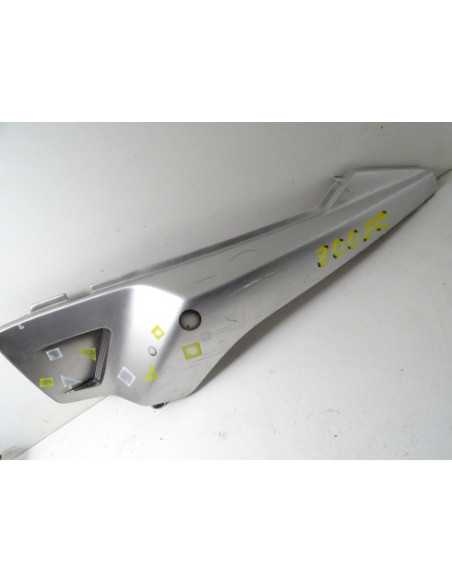 Flanc de selle droit SUZUKI DR 800 - 1993 - 47111-31D00