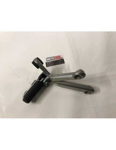 Platine repose-pied avant droit SUZUKI BANDIT 1200 - 2001 - Occasion