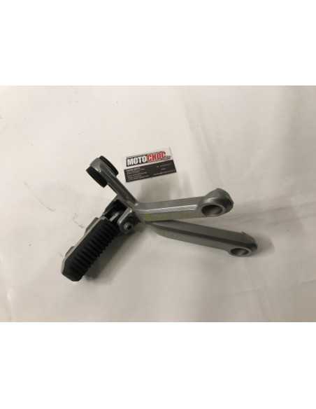 Platine repose-pied avant droit SUZUKI BANDIT 1200 - 2001 - Occasion